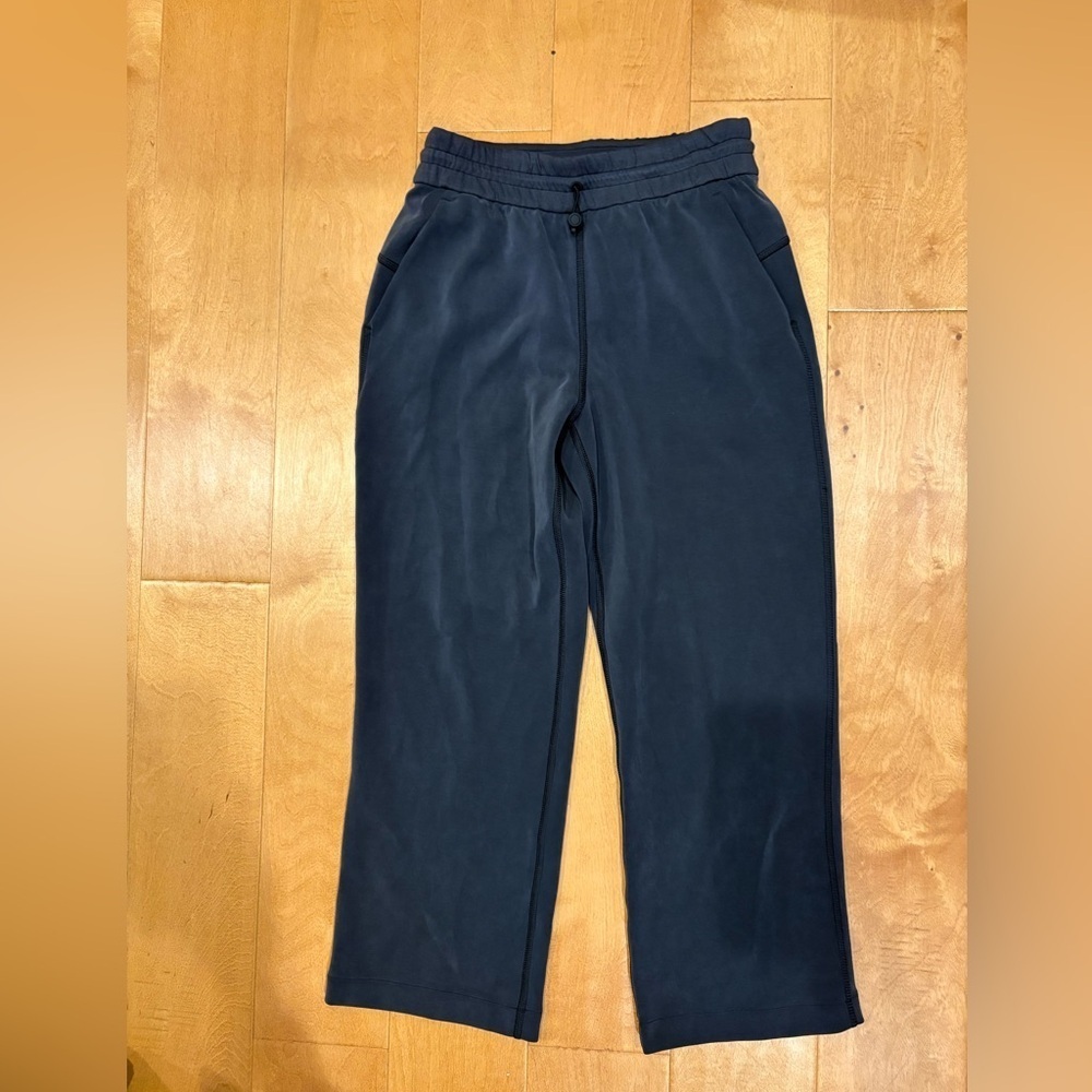 Lululemon cropped gray pants with pockets sz 4